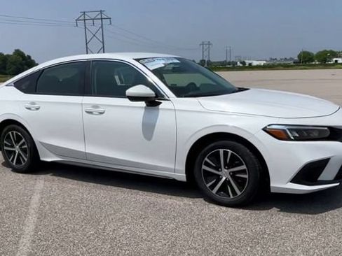 Used 2023 Honda Civic LX image 2