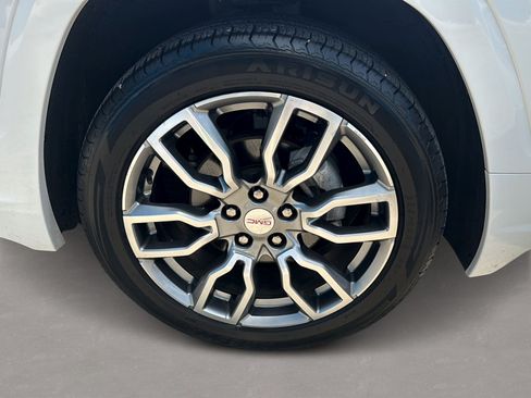 Used 2022 GMC Terrain Denali AWD/4WD image 3