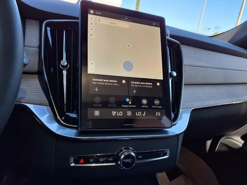 New 2026 Volvo XC90 B6 Ultra w/ Lounge Package image 15