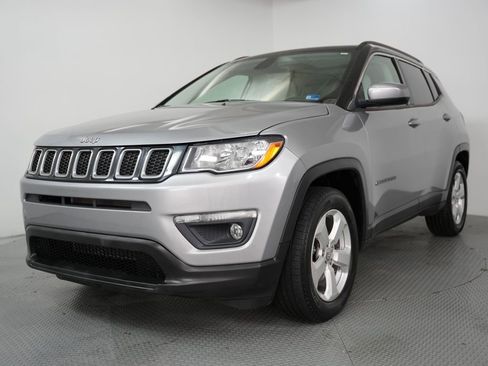 Used 2018 Jeep Compass Latitude w/ Popular Equipment Group image 3