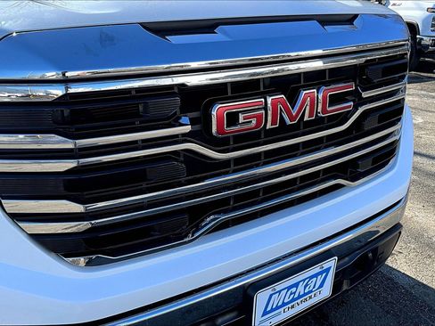 Used 2023 GMC Sierra 1500 SLT w/ SLT Premium Package image 24