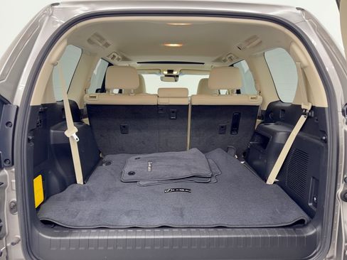 Certified 2023 Lexus GX 460 Premium w/ Premium Package AWD/4WD image 29