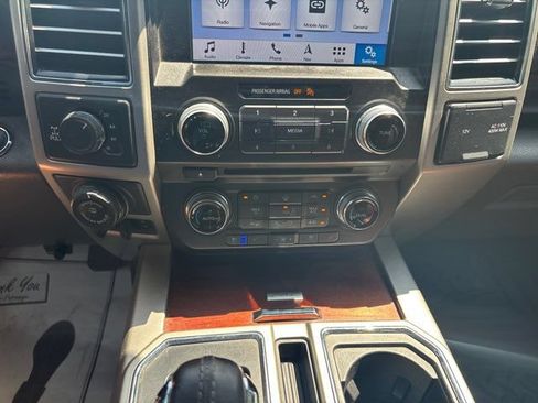 Used 2018 Ford F150 King Ranch w/ Equipment Group 601A Luxury AWD/4WD image 32