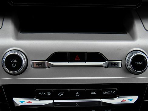 Used 2023 Ford Explorer XLT w/ Equipment Group 202A image 23