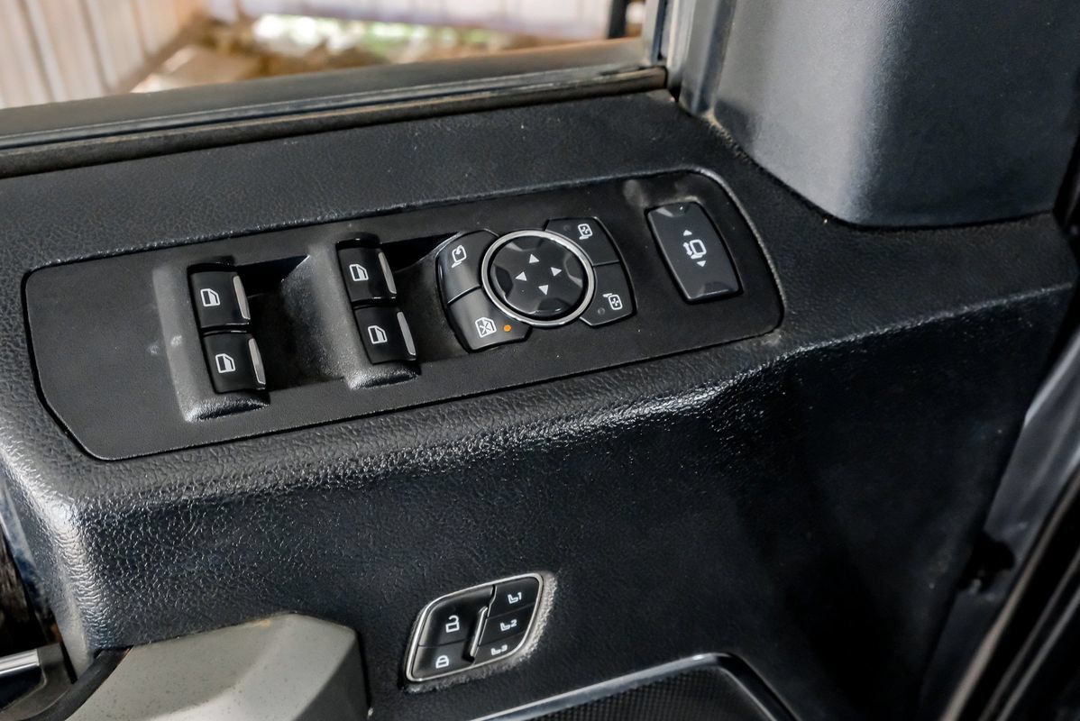 Used 2020 Ford F350 Lariat w/ Chrome Package AWD/4WD image 44