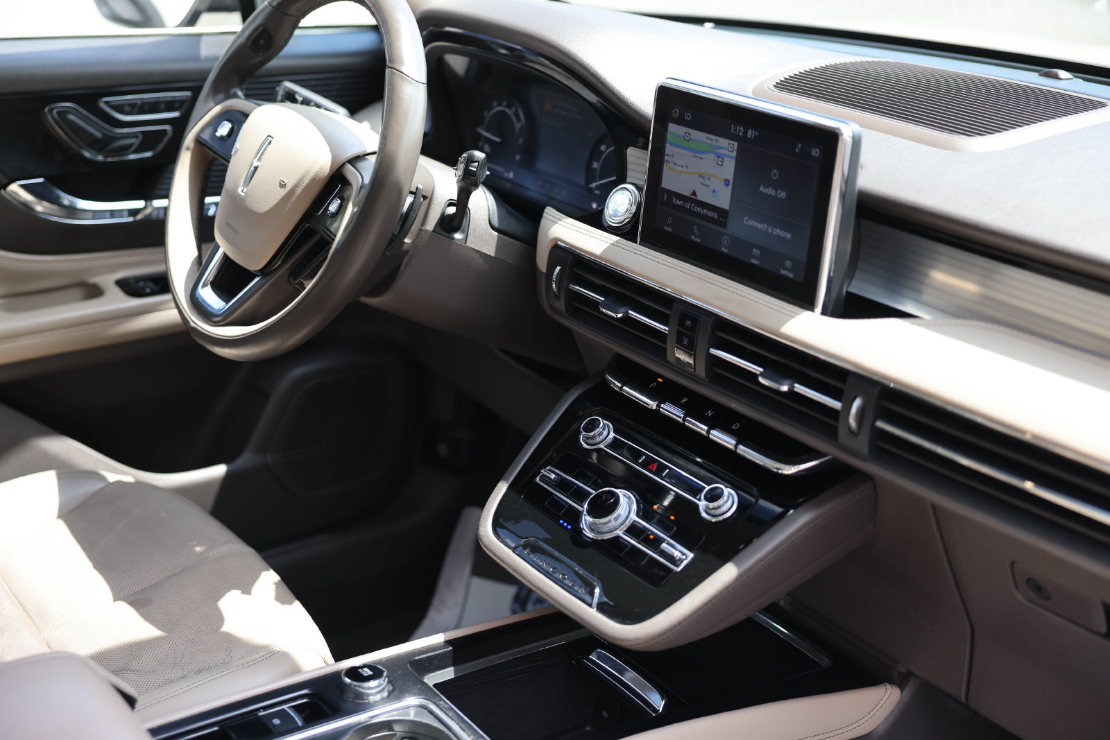 Used 2022 Lincoln Corsair AWD w/ Premium Package image 10