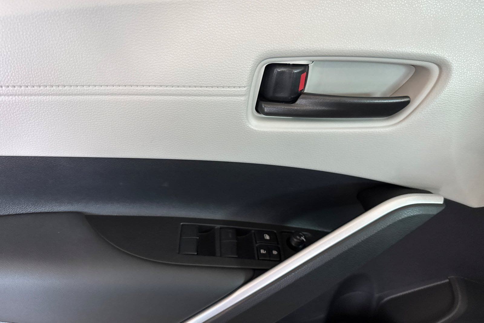 New 2026 Toyota Corolla Cross L FWD image 10