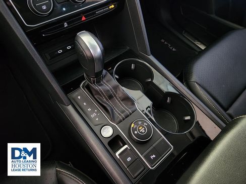 Used 2022 Volkswagen Atlas SE image 25
