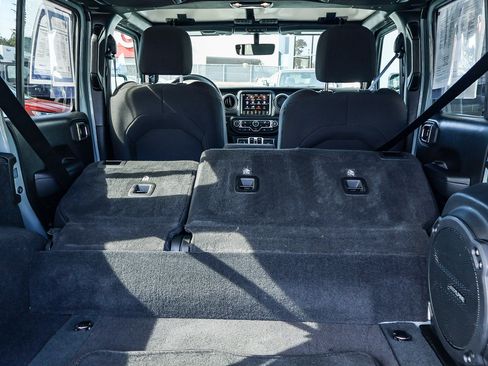 Used 2023 Jeep Wrangler Unlimited w/ 8.4" Radio Group image 16