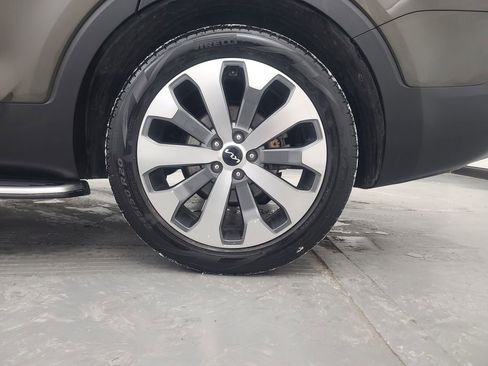 Used 2022 Kia Telluride EX w/ EX Premium Package image 11