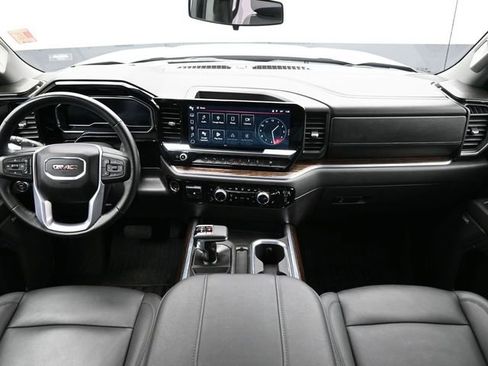 Used 2024 GMC Sierra 1500 Elevation w/ Elevation Premium Package image 12