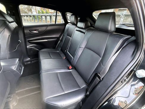 Used 2021 Toyota Venza XLE image 24