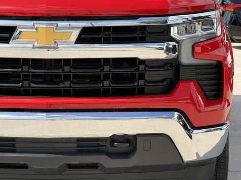 Used 2023 Chevrolet Silverado 1500 LT AWD/4WD image 9