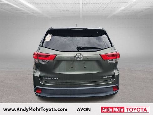 Used 2019 Toyota Highlander XLE AWD/4WD image 6