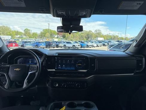 Used 2024 Chevrolet Silverado 1500 LT AWD/4WD image 22