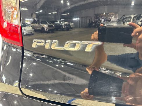 Used 2019 Honda Pilot Touring image 23