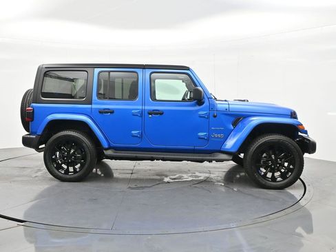 Used 2022 Jeep Wrangler Unlimited Sahara AWD/4WD image 4