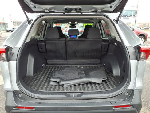 Certified 2024 Toyota RAV4 LE AWD/4WD image 8