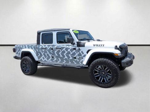 Used 2021 Jeep Gladiator Sport AWD/4WD image 2