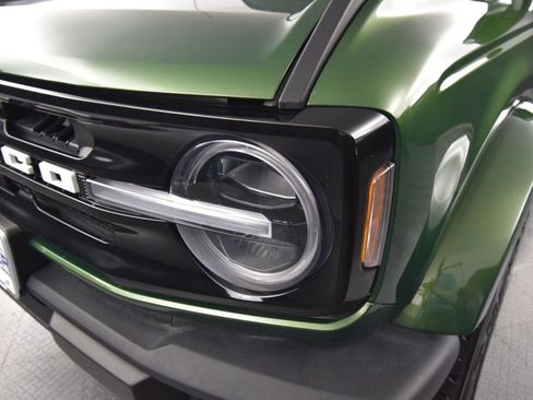 Used 2023 Ford Bronco Outer Banks image 11