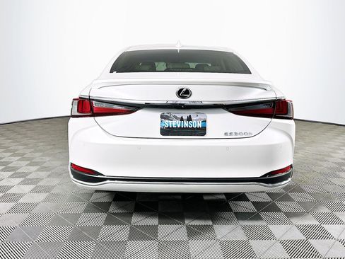 New 2025 Lexus ES 300h w/ Premium Package image 6