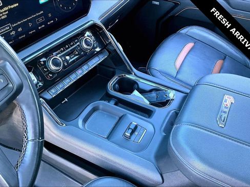 Used 2024 GMC Sierra 2500 AT4 w/ AT4 Premium Plus Package image 18