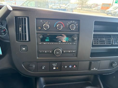 Used 2024 GMC Savana 2500 w/ Driver Convenience Package image 14