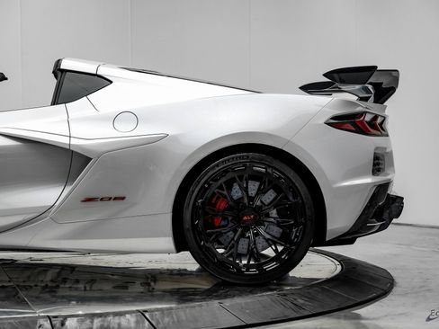 Used 2023 Chevrolet Corvette Z06 w/ Z07 Performance Package image 10