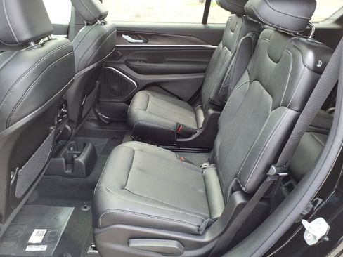 New 2026 Jeep Grand Cherokee L Limited AWD/4WD image 8