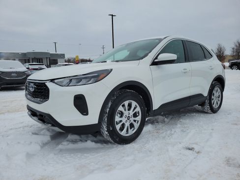 Used 2023 Ford Escape Active w/ Tech Pack #2 image 2