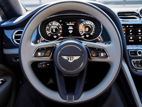 Used 2025 Bentley Bentayga Extended Wheelbase AWD/4WD image 56