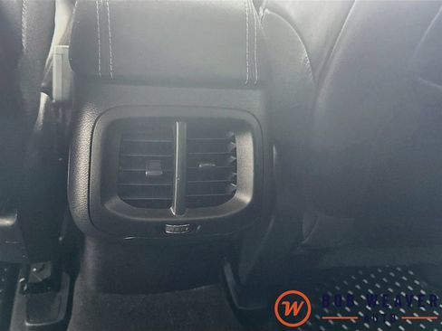 Used 2022 Jeep Cherokee Latitude AWD/4WD image 32