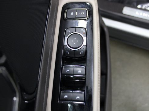 Used 2020 Lincoln Aviator Reserve w/ Equipment Group 201A image 15