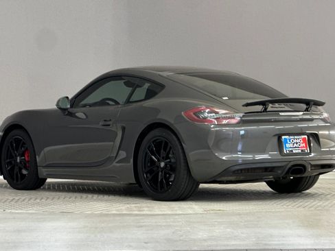 Used 2016 Porsche Cayman RWD image 3