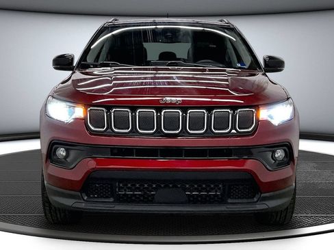 Used 2022 Jeep Compass Limited AWD/4WD image 2