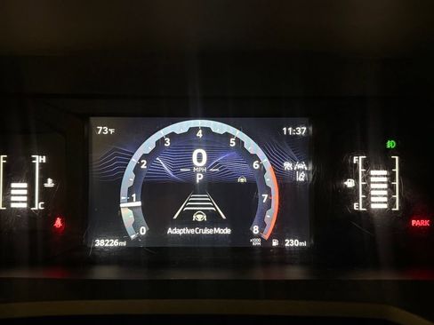 Used 2025 Toyota Tacoma SR5 AWD/4WD image 18