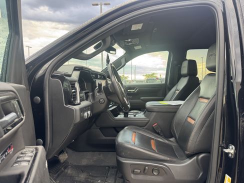 Used 2023 GMC Sierra 1500 AT4 w/ AT4 Preferred Package AWD/4WD image 5