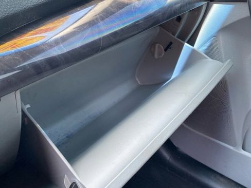 Used 2014 Kia Sorento LX image 9