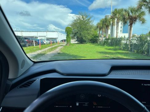 Used 2026 Kia Carnival FWD image 35