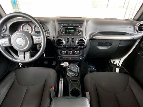 Used 2018 Jeep Wrangler Sport image 15