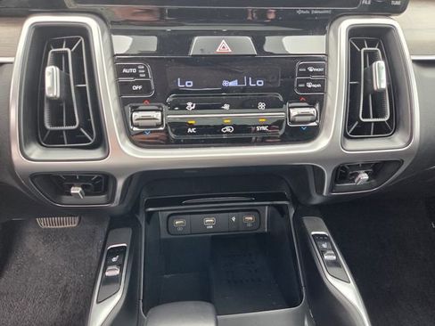 Used 2023 Kia Sorento S w/ Panoramic Sunroof Package AWD/4WD image 21