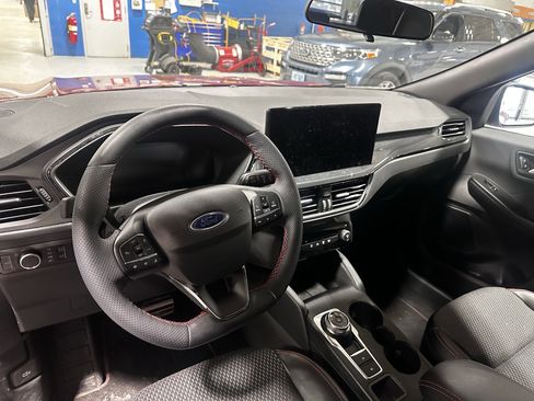 Used 2023 Ford Escape ST-Line w/ Tech Pack #1 image 5