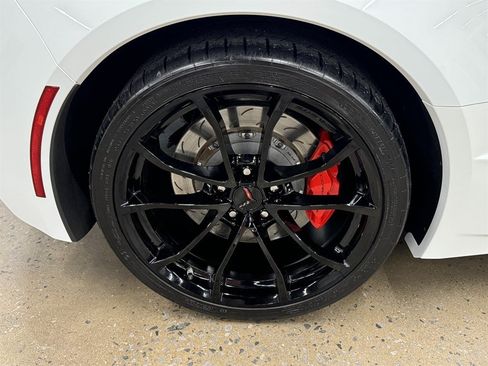 Used 2017 Chevrolet Corvette Grand Sport w/ Carbon Flash Badge Package RWD image 20
