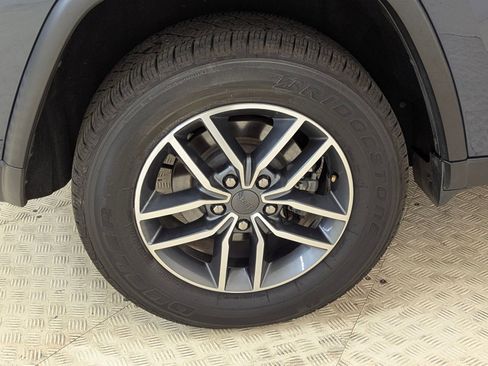 Used 2020 Jeep Grand Cherokee Limited w/ Luxury Group II image 12