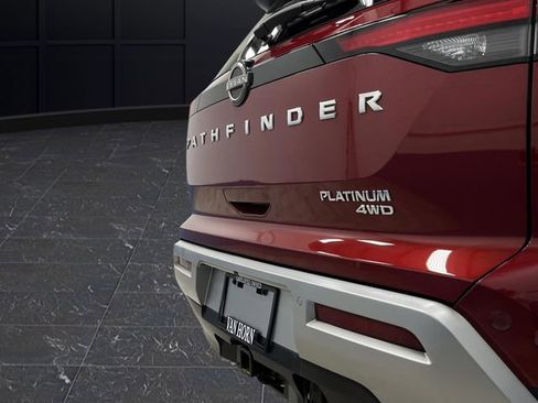 Used 2023 Nissan Pathfinder Platinum image 37