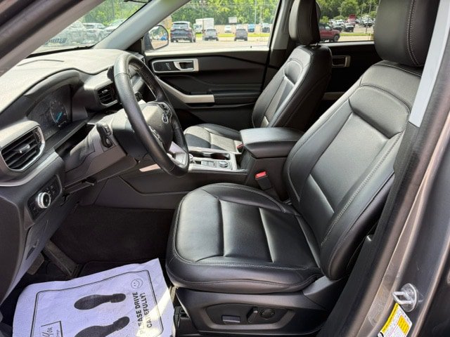 Used 2023 Ford Explorer XLT w/ Equipment Group 202A AWD/4WD image 11