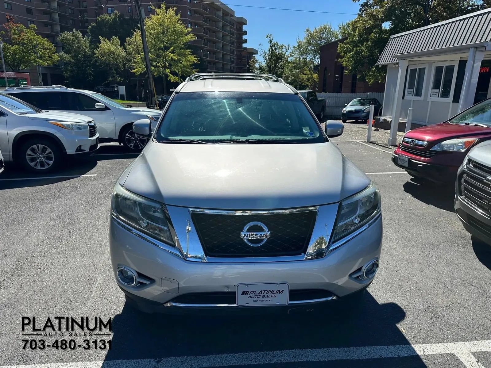 Used 2015 Nissan Pathfinder SV w/ Cargo Package FWD image 4