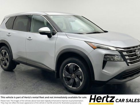 Used 2025 Nissan Rogue SV image 1