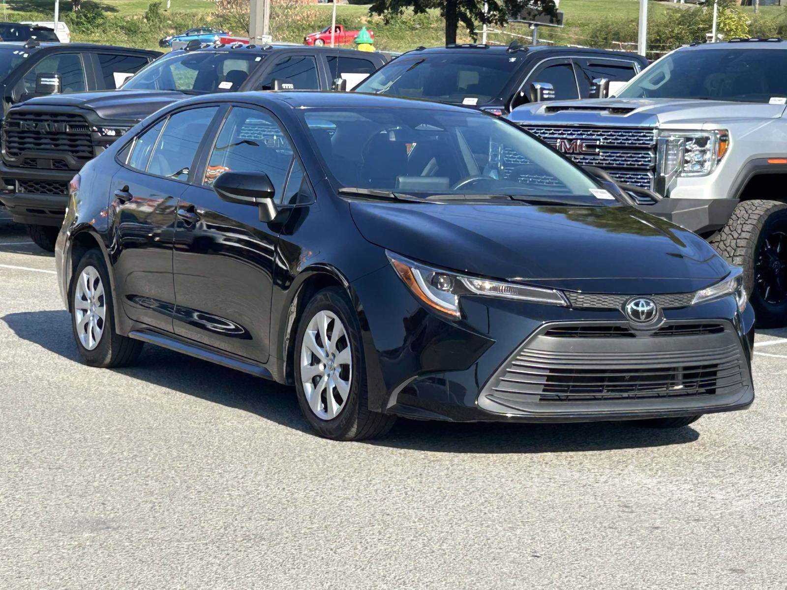 Used 2024 Toyota Corolla LE FWD image 1