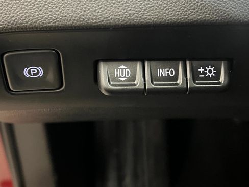 Used 2024 Buick Enclave Premium image 37